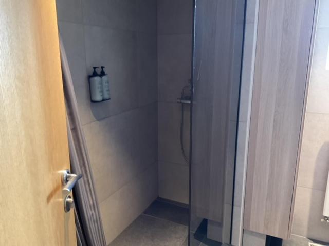 A. Bernhard Guest House Keflavík Екстериор снимка