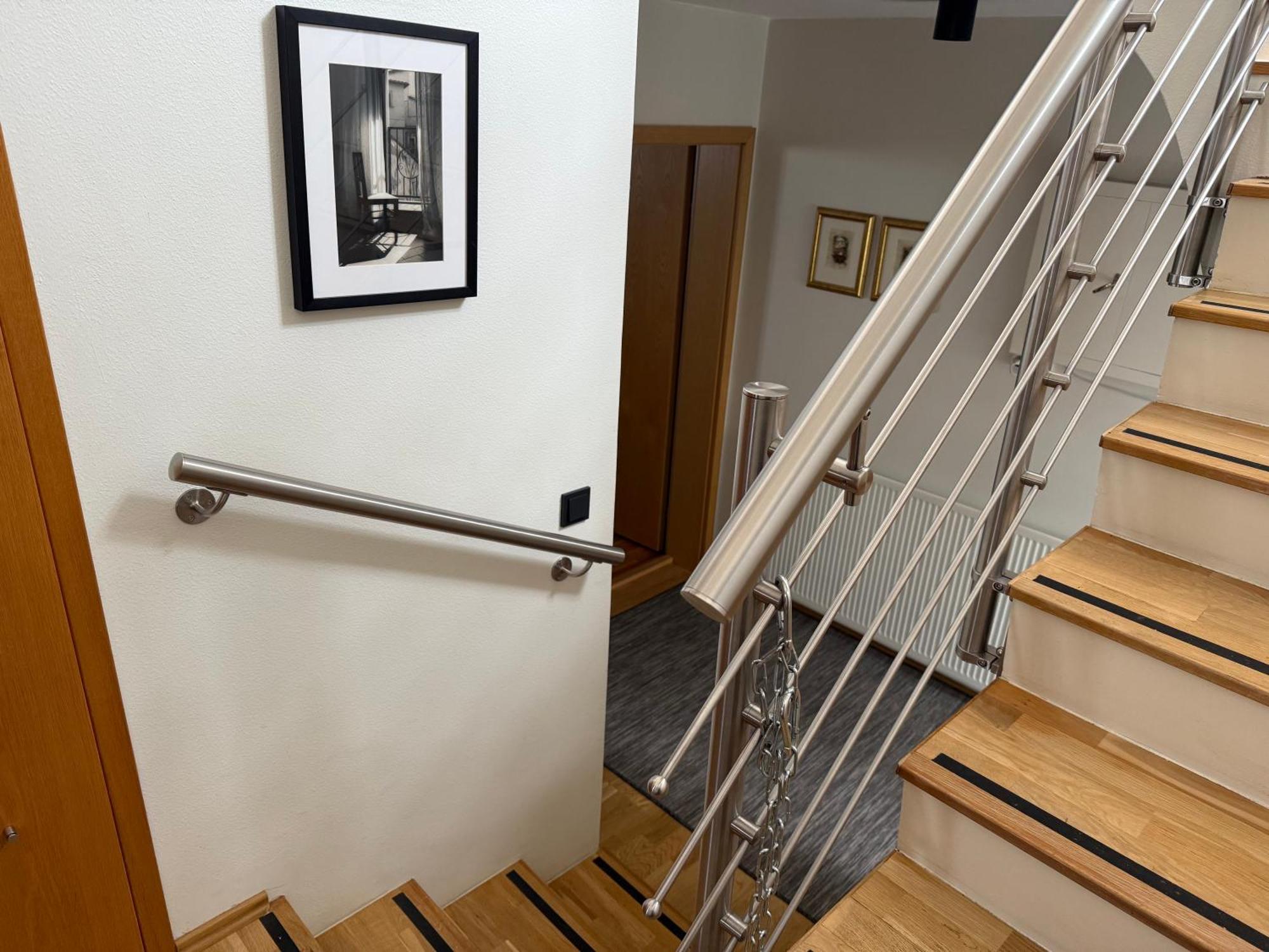 A. Bernhard Guest House Keflavík Екстериор снимка