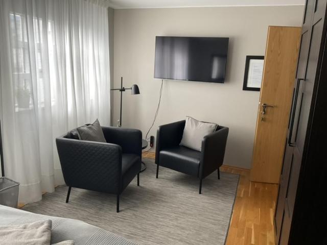 A. Bernhard Guest House Keflavík Екстериор снимка